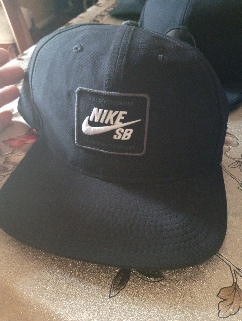 Nike SB / Pro Black and White SB Patch Snapback Hat